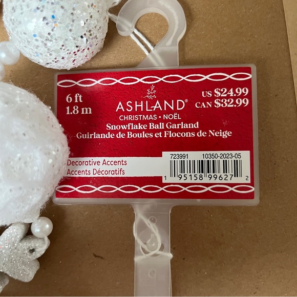 2 3-feet Michael’s Ashland Snowflakes & Balls Garlands - Picture 2 of 5